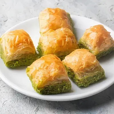 Fıstıklı Özel Baklava (1 kg.)